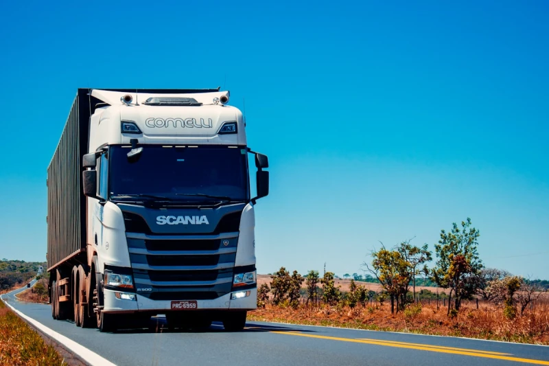 How to Choose the Right Spare Parts for Heavy Commercial Vehicles
